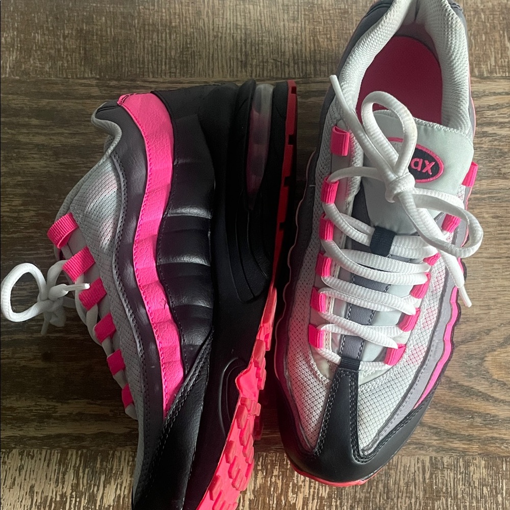 Nike Air Max 95 in White, Pink, and Black